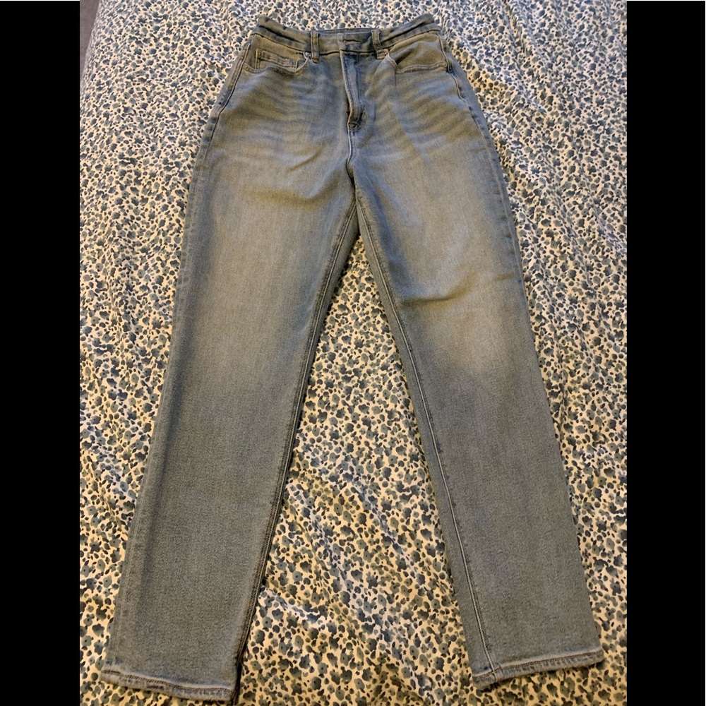 American Eagle Curvy Mom Jeans